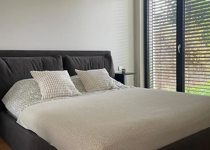 Peaceful Escape & Cozy Backyard