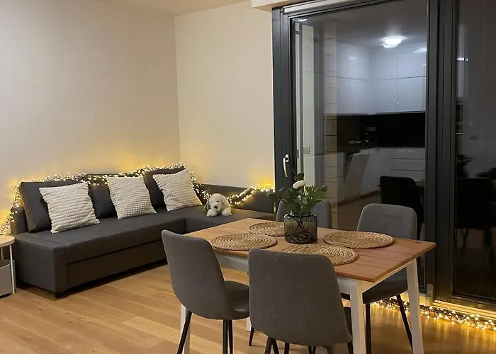 Peaceful Escape & Cozy Backyard Prag