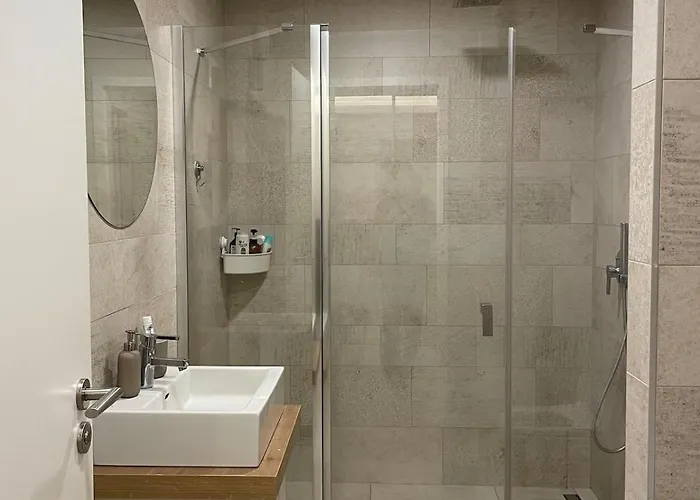 Peaceful Escape & Cozy Backyard Apartment Prag